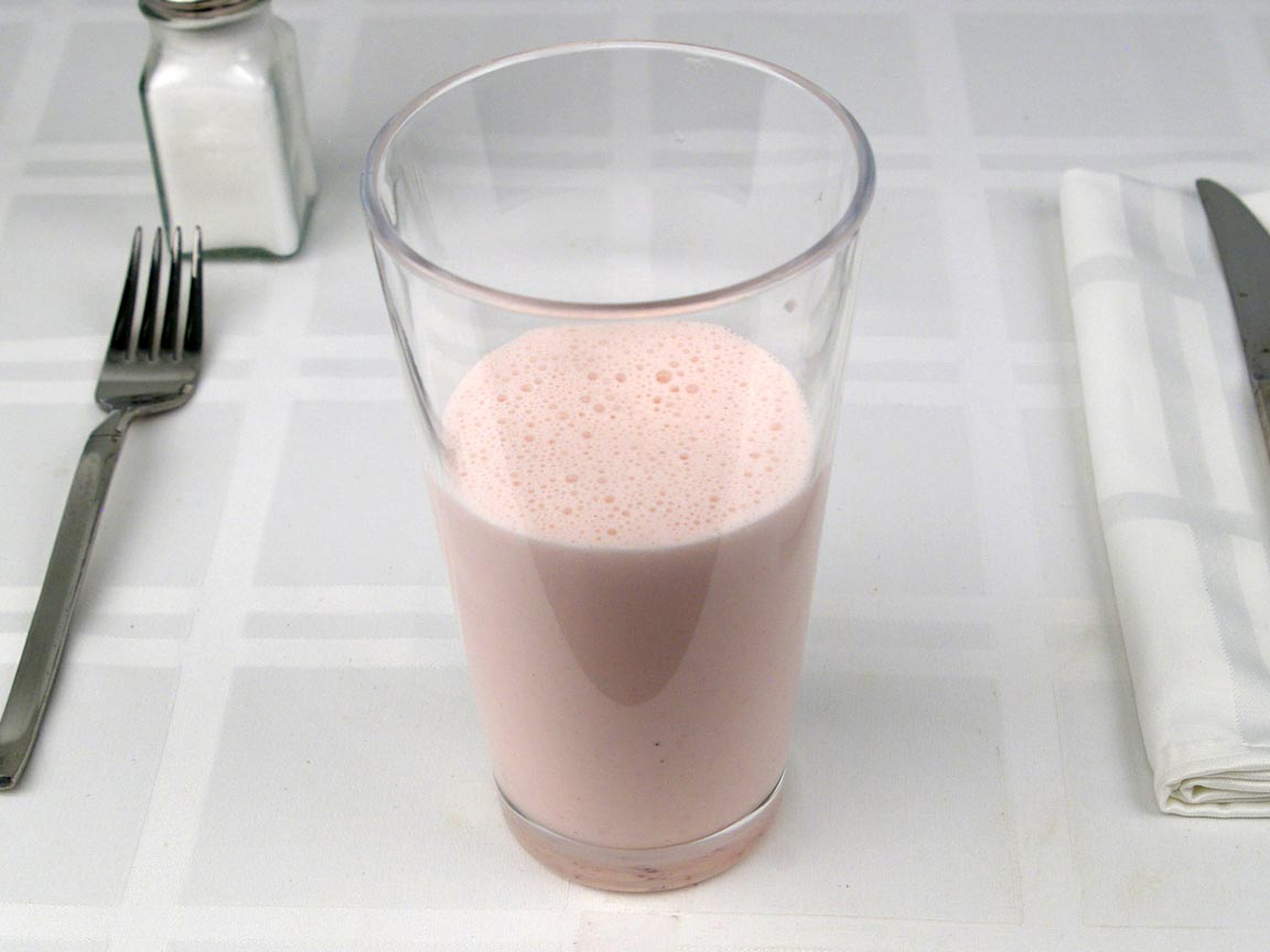 Calories in 12 fl oz(s) of Strawberry Milkshake