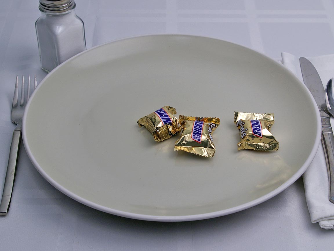 Calories in 3 mini(s) of Snickers - Mini