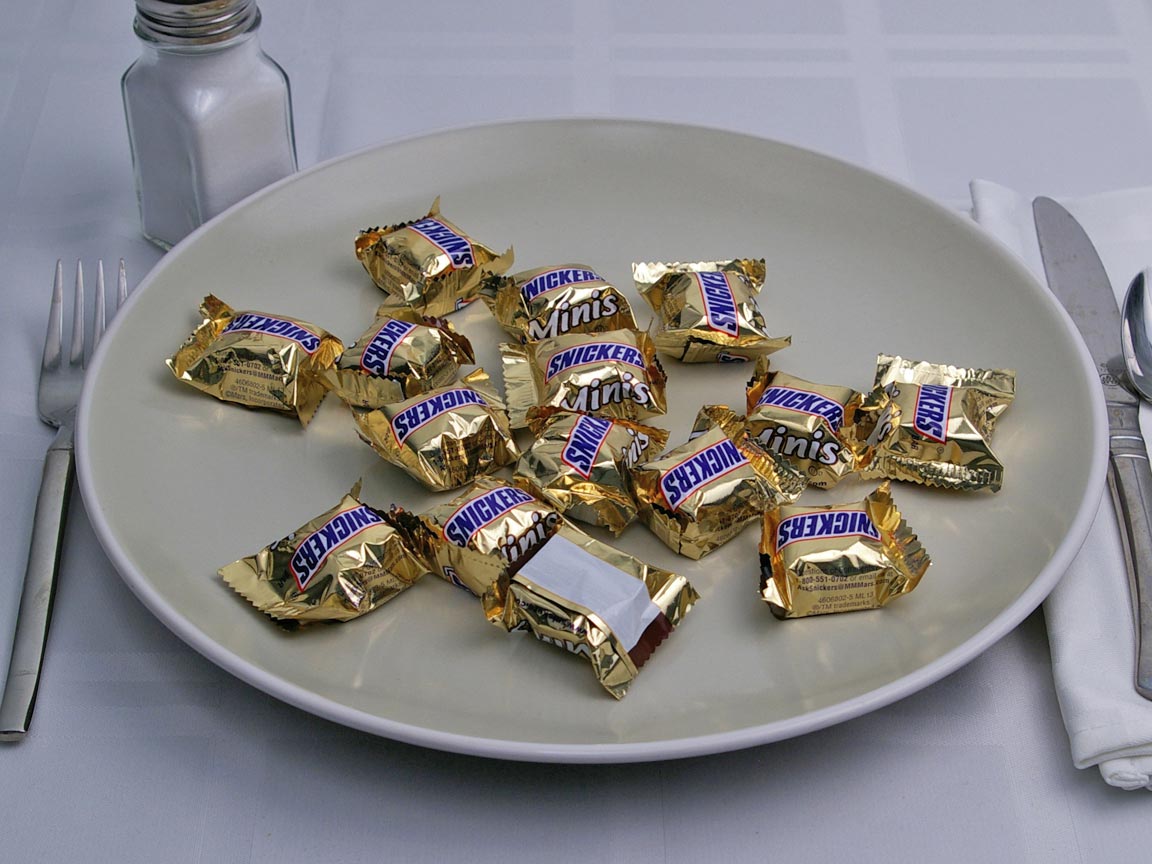 Calories in 15 mini(s) of Snickers - Mini