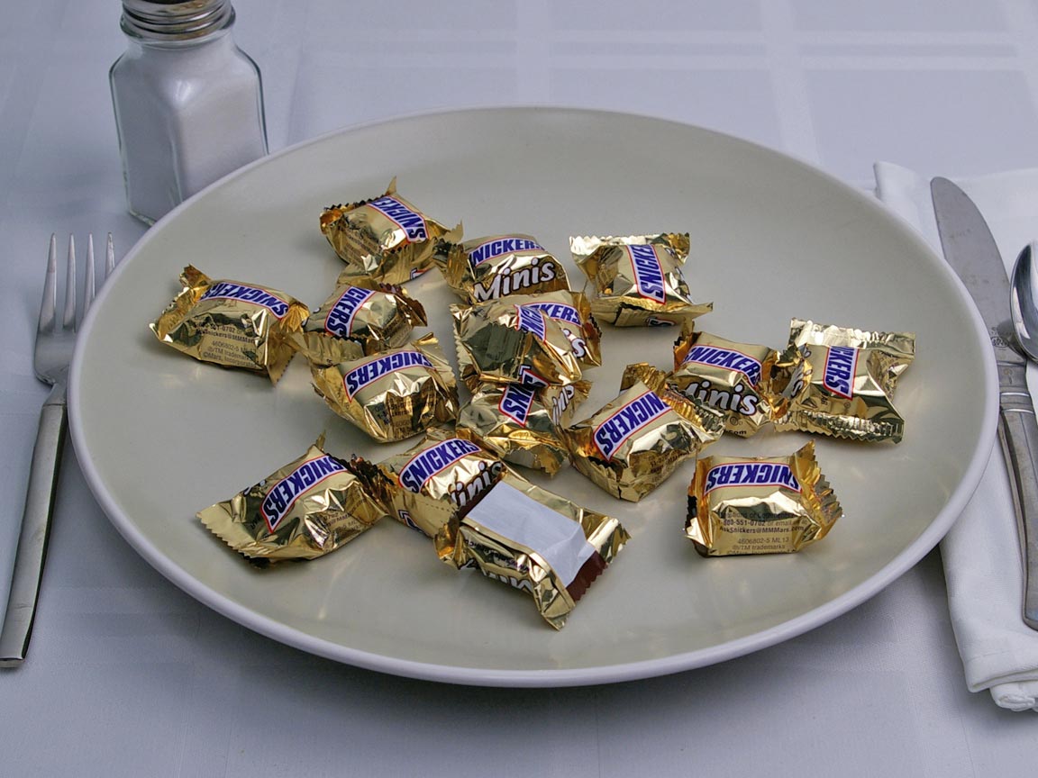 Calories in 16 mini(s) of Snickers - Mini