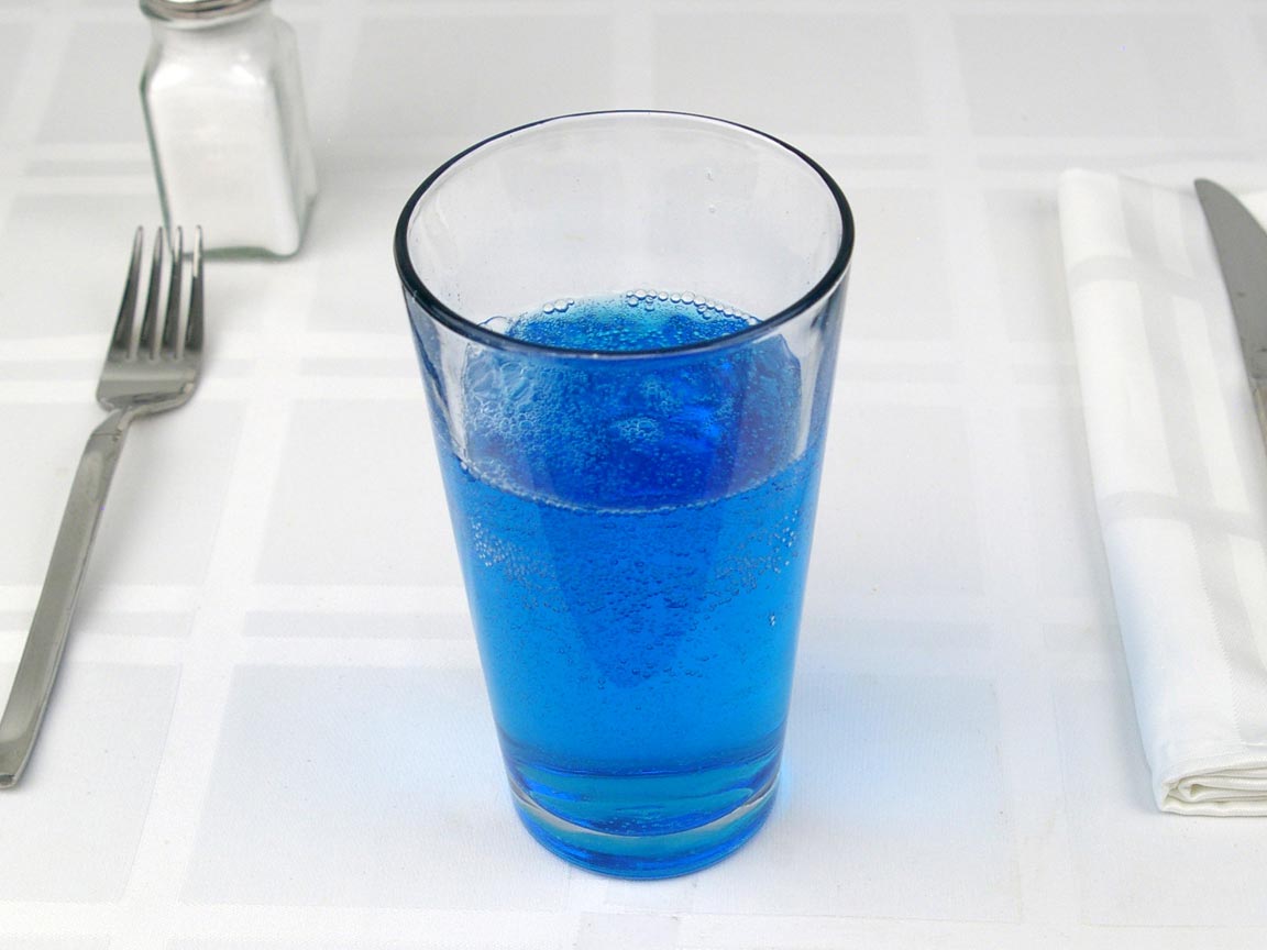 Calories in 10 fl oz(s) of Fanta Berry Blue Soda