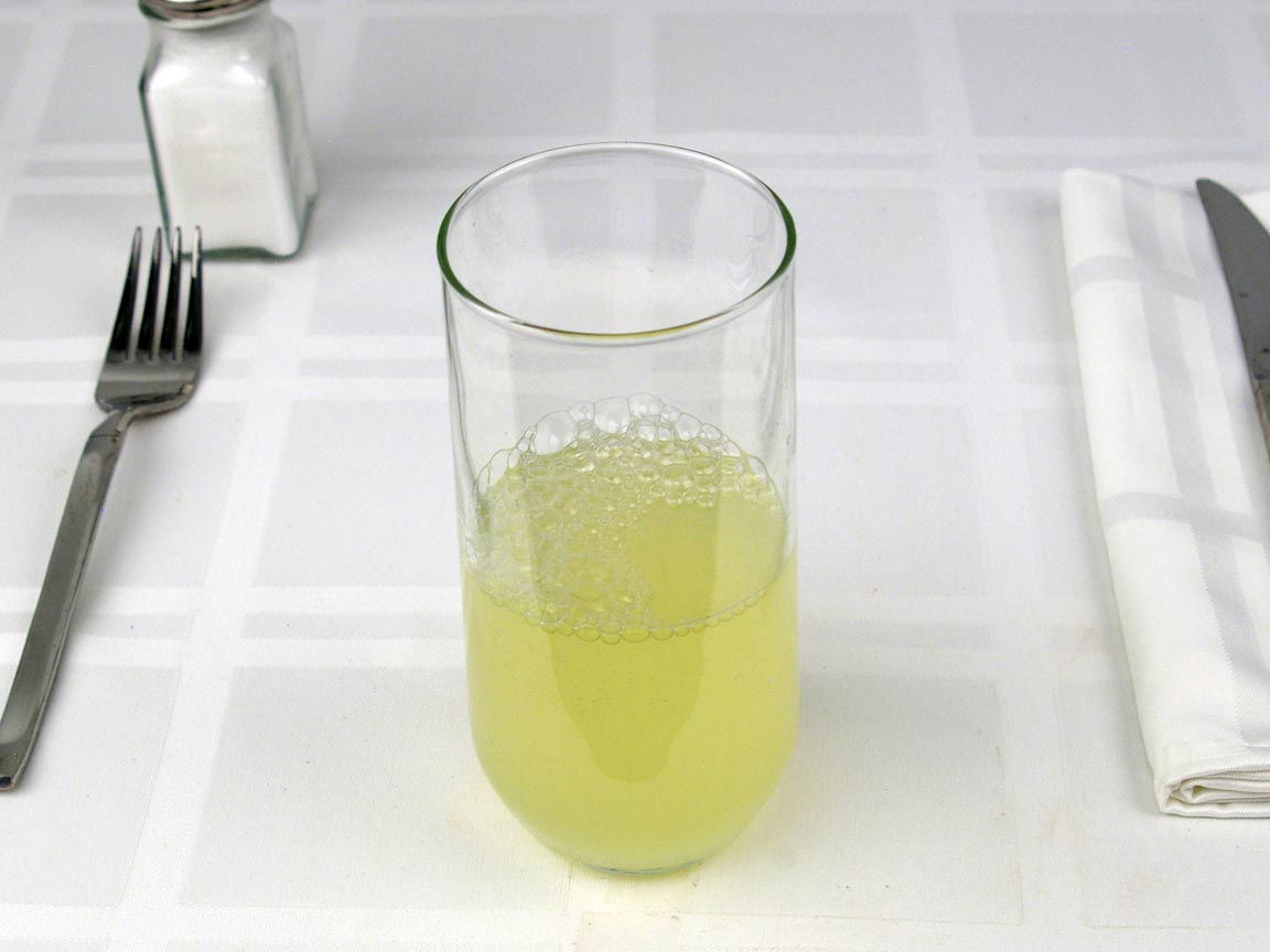 Calories in 8 fl oz(s) of Sparkling Lemonade