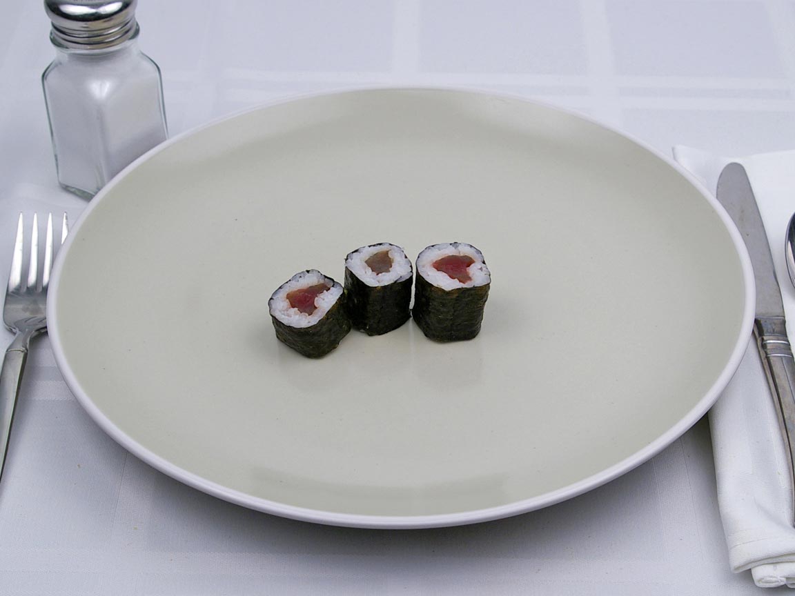Calories in 3 piece(s) of Sushi - Maki - Spicy Tuna Roll - Small