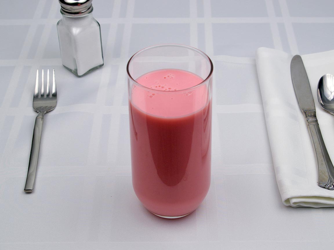 Calories in 15 fl oz(s) of Strawberry Milk - Whole
