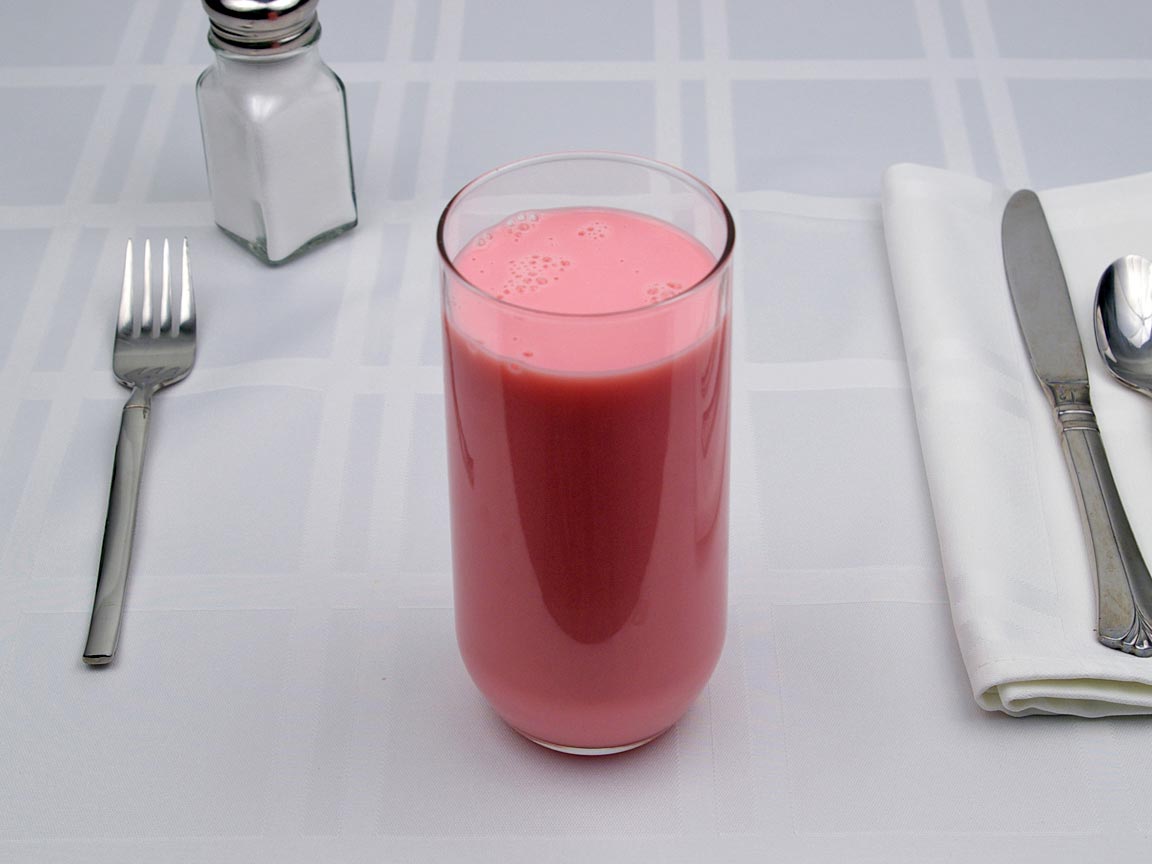 Calories in 16 fl oz(s) of Strawberry Milk - Non Fat