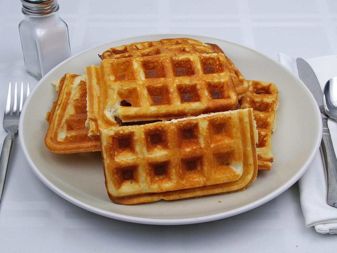 Calories in 4 waffle(s) of Waffle - Avg