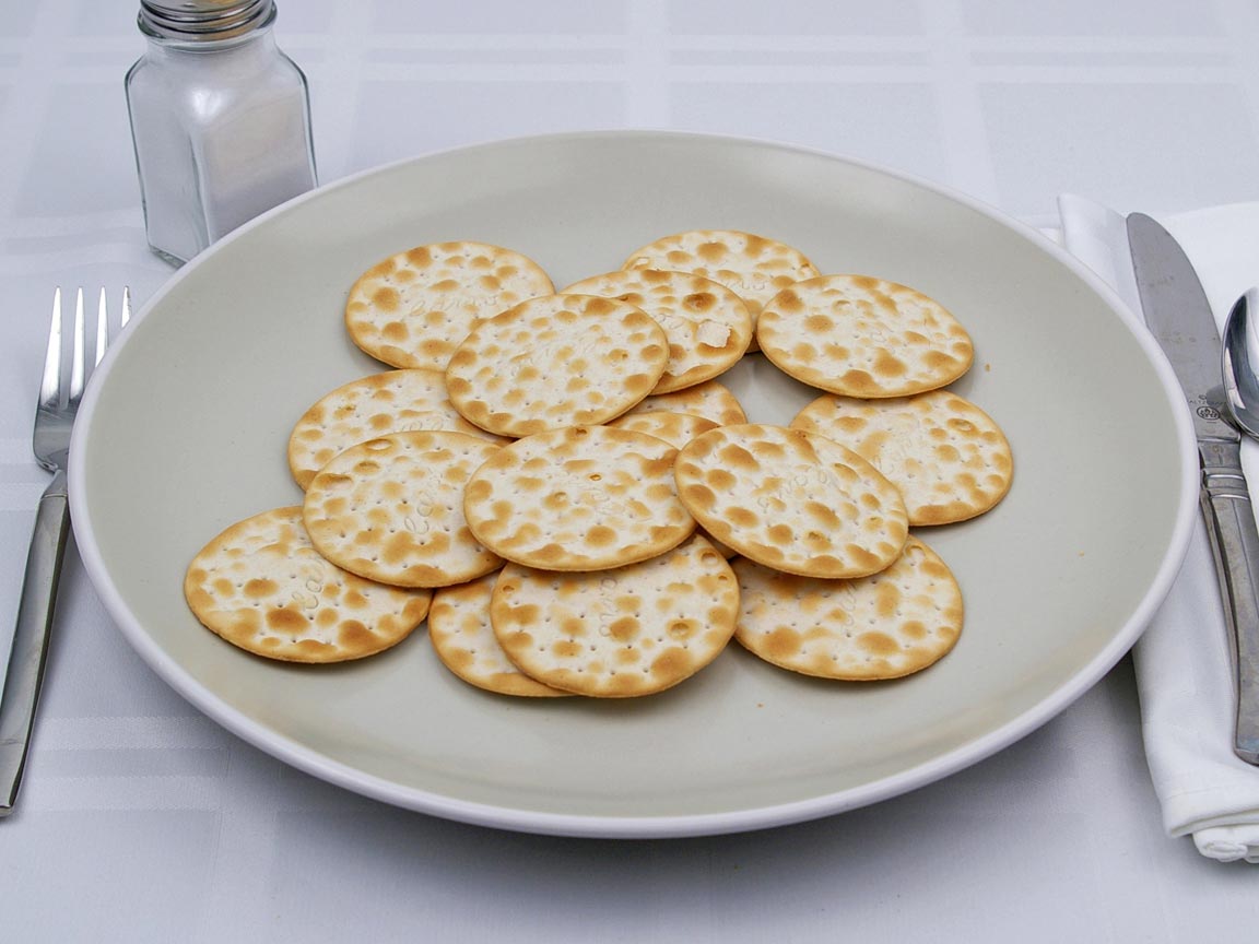 Calories in 16 cracker(s) of Carr's Table Water Crackers