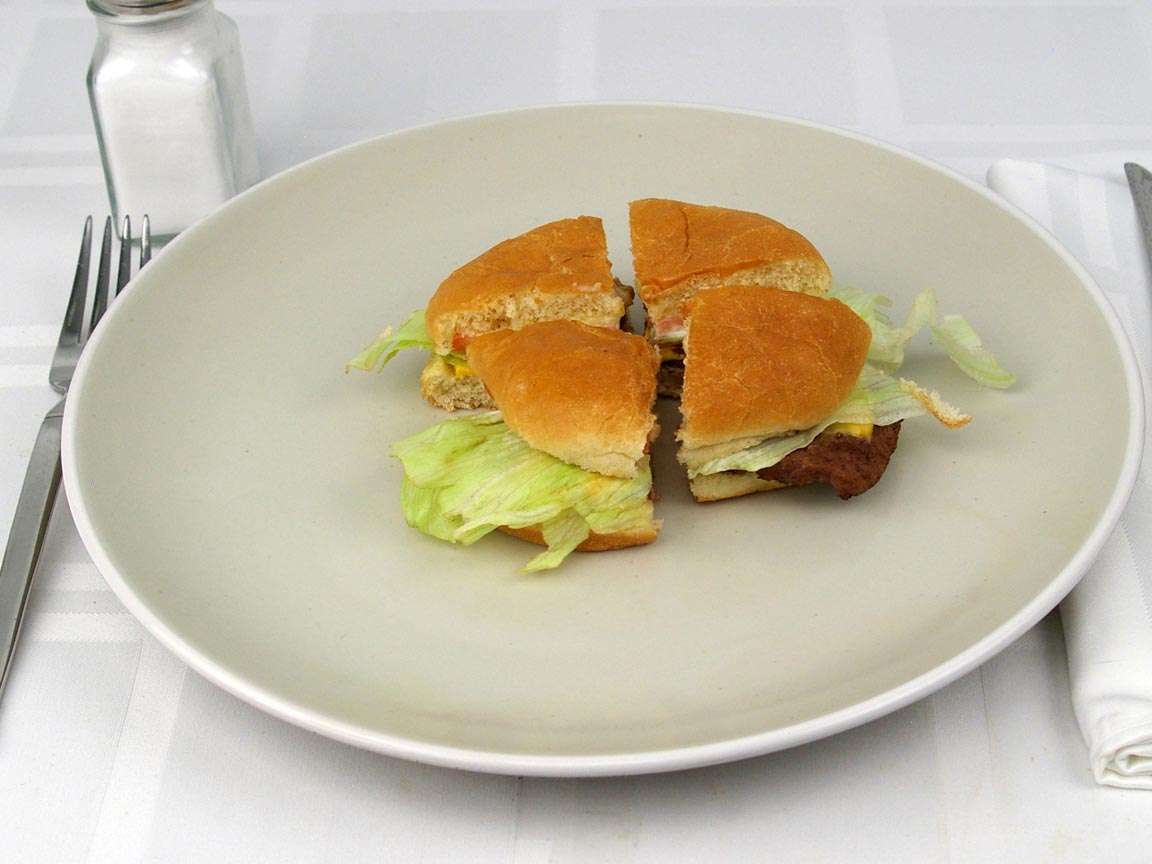 Calories in 1 burger(s) of Wendy's Jr. Bacon Cheeseburger