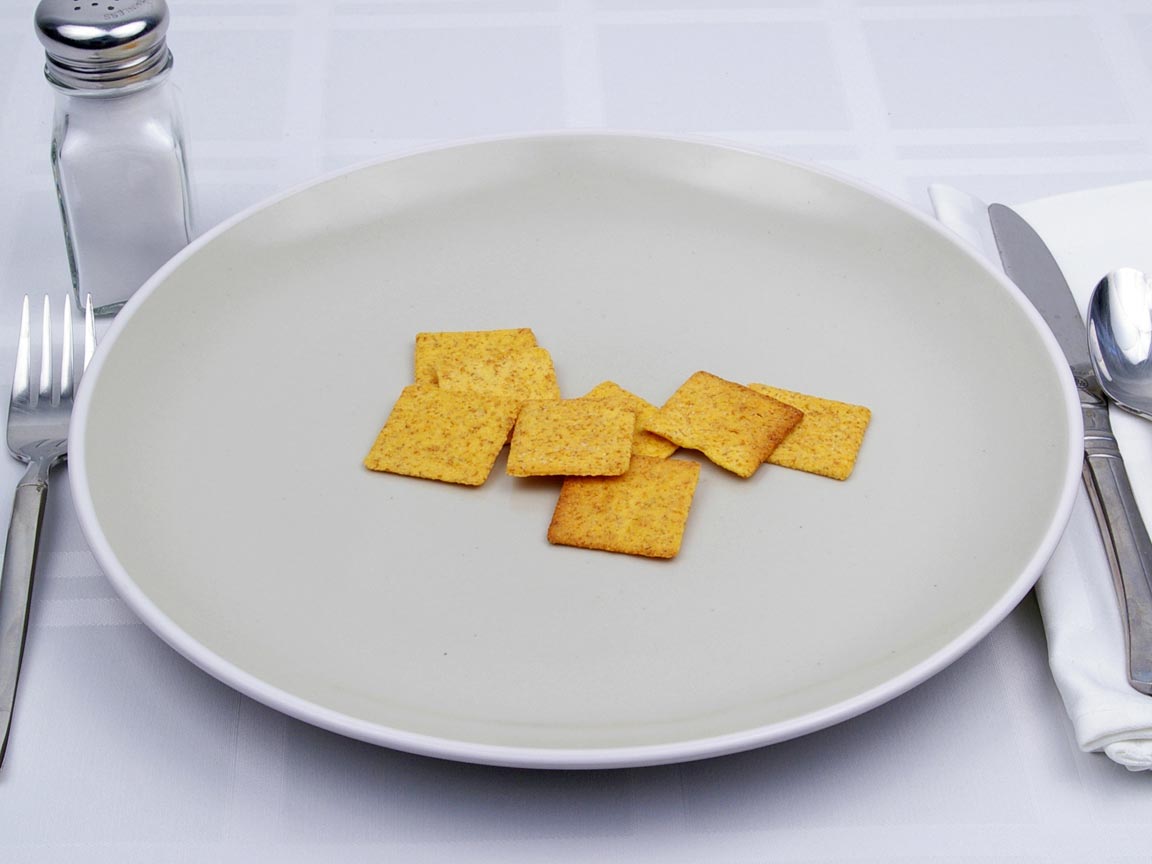 Calories in 8 cracker(s) of Wheat Thins Crackers - Hint of Salt