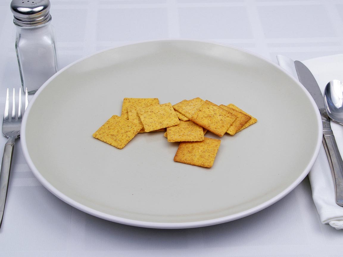 Calories in 12 cracker(s) of Wheat Thins Crackers - Hint of Salt