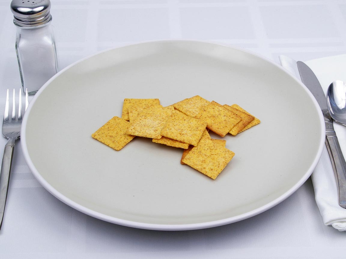Calories in 16 cracker(s) of Wheat Thins Crackers - Hint of Salt