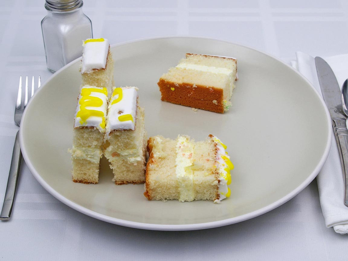 Calories in 5 piece of White Sheet Cake - Frosted