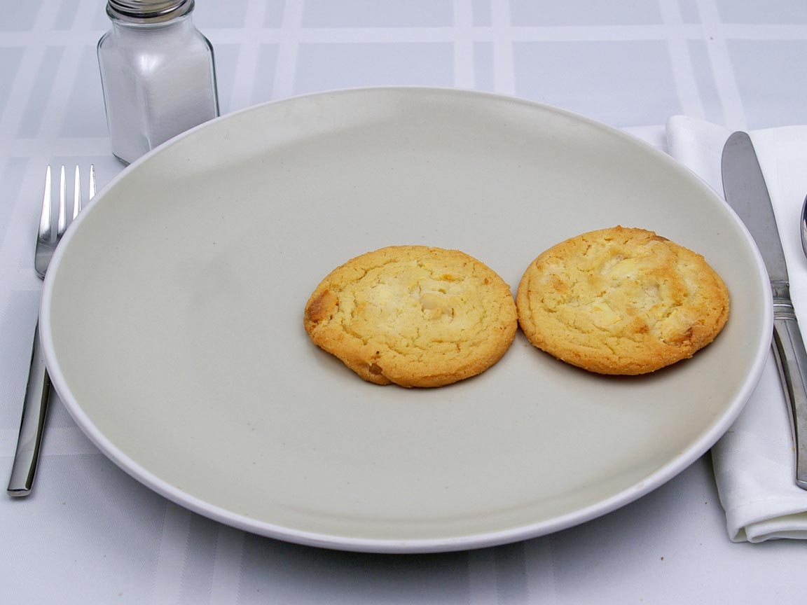 Calories in 2 cookie(s) of White Chocolate Macadamia Cookie