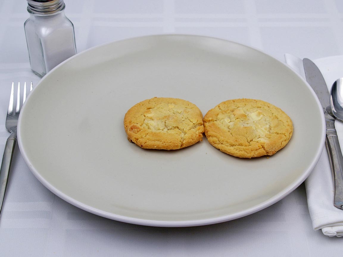 Calories in 8 cookie(s) of White Chocolate Macadamia Cookie