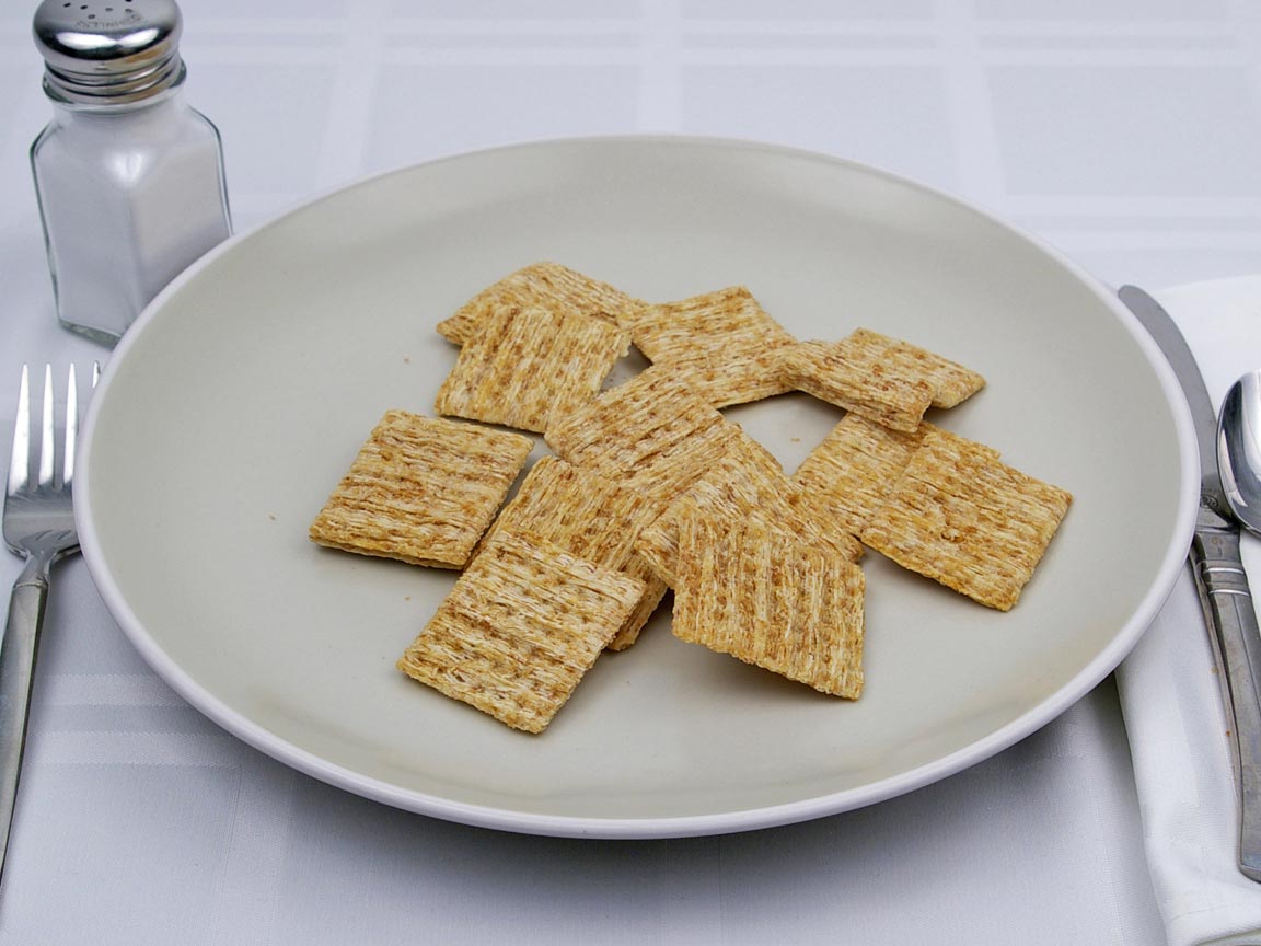 Calories in 14 cracker(s) of Triscuit Woven Wheat Cracker - Original